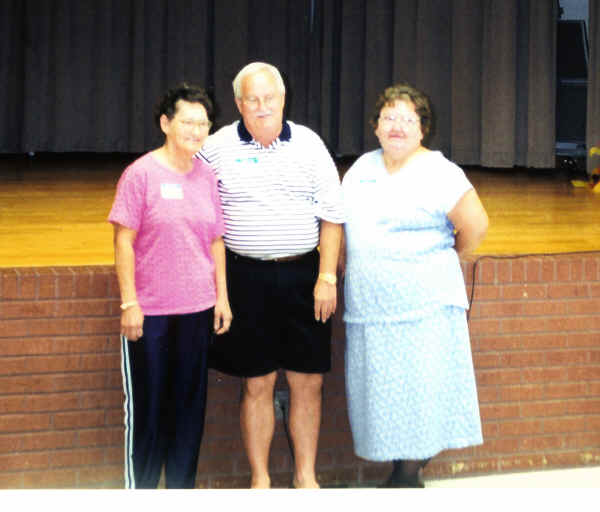 2001 008.jpg (1954564 bytes)